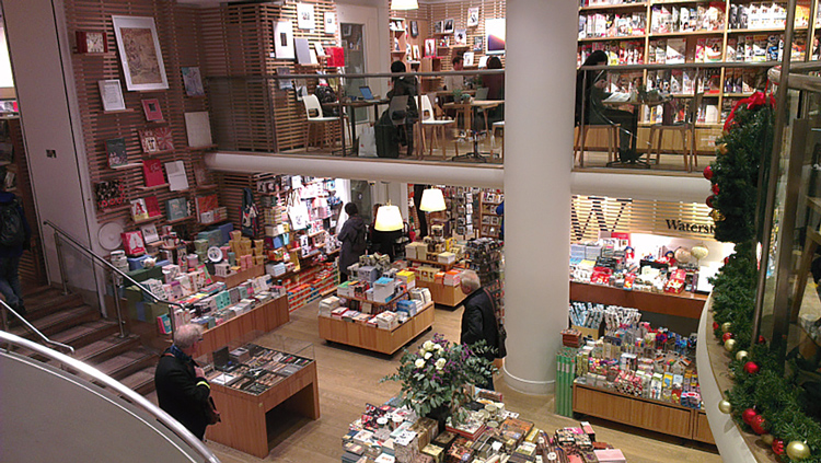 Флагманский магазин сети Waterstones Piccadilly