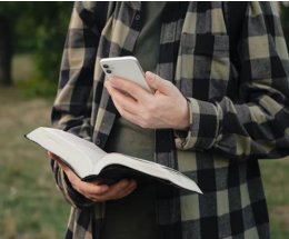 QR-коды, 3D-картинки и музыка: В России наметился тренд на цифровизацию книг QR-коды, 3D-картинки и музыка: В России наметился тренд на цифровизацию книг