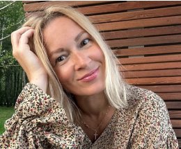 Девиз книжного блогера: "Не вешать нос, с тобою книги!" Девиз книжного блогера: "Не вешать нос, с тобою книги!"